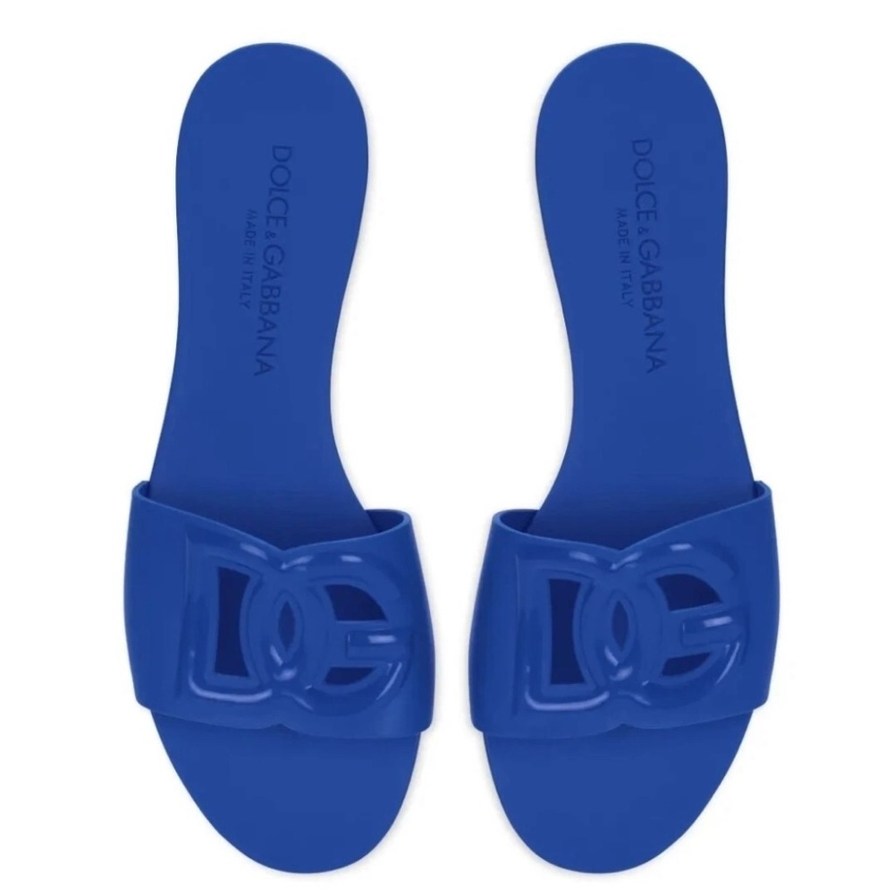 Dolce & Gabbana Logo Slides